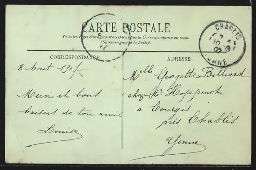 AK L`Île-Saint-Denis, La Rue Méchin avec passants et calèche