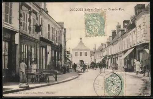 AK Oucques, Grande Rue, Strassenpartie