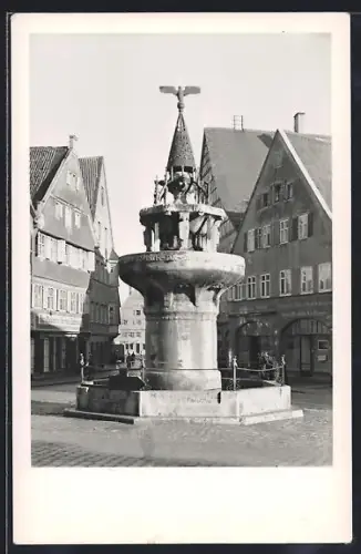 AK Nördlingen, Brunnen am Marktplatz