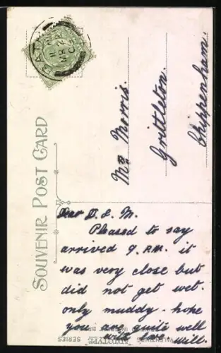 AK Motor Statistics, altes Paar betrachtet ein Auto