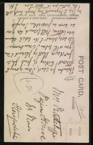 AK After the game, Pärchen mit Diabolo steht am Wegesrand, Spielzeug