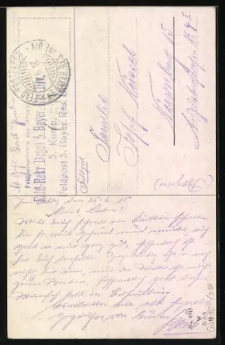 Künstler-AK Ad. Hoffmann: Kindsoldat mit Pickelhaube schaut ein schwarzes Kreuz an, Kinder Kriegspropaganda