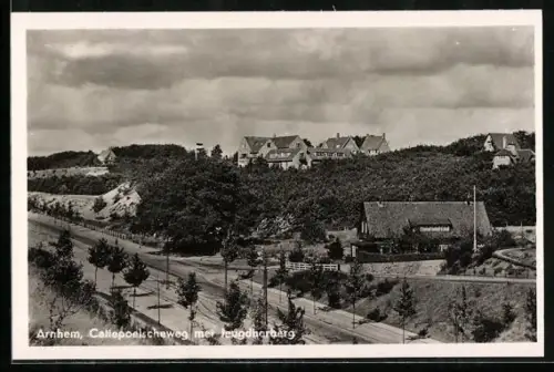 AK Arnhem, Cattepoelscheweg met Jeugdherberg