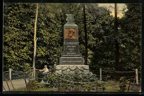 AK Muiderberg, Monument Heinze