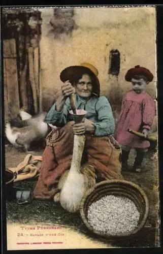 AK Types Pyreneens, französische Bäuerin beim Gänse stopfen