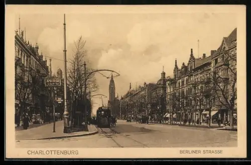 AK Charlottenburg, Partie in der Berliner Strasse mit Strassenbahn