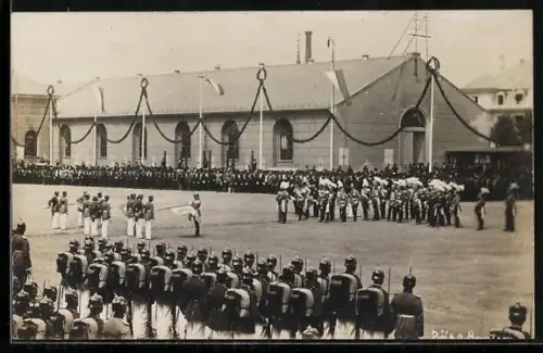 Foto-AK Bautzen, Kaserne des Infanterieregiments 103, Vereidigung