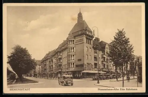 AK Berlin-Siemensstadt, Nonnendamm-Allee Ecke Rohrdamm mit Hotel