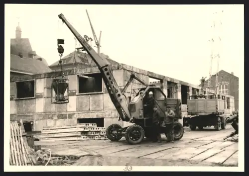 21 Fotografien Weichold, Zörbig, Ansicht Zörbig, Abriss Adolf Hennecke Haus, Baustelle, Schul-Neubau