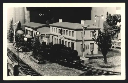 Fotografie Spielzeug deutsche Eisenbahn, Modelleisenbahn, Eisenbahnplatte, Modellbau