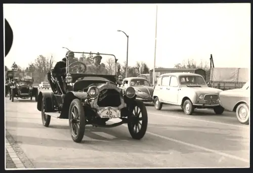 10 Fotografien 4. Coup Internationale des Musees de l`Automobiles Paris-Wien 1965