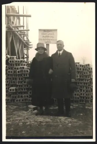 7 Fotografien Ansicht Lettin, Bau eines Wohnhauses durch Firma Otto Röthling aus Lettin, Bauherr Albert Leusch