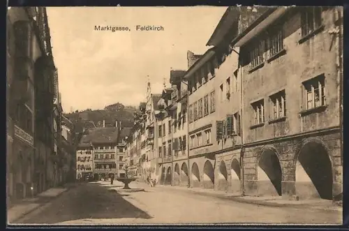 AK Feldkirch, Marktgasse mit Arkaden und Brunnen
