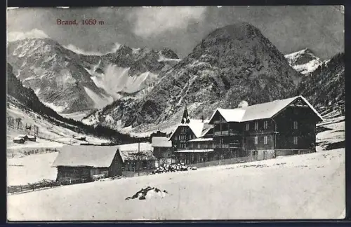 AK Brand /Vorarlberg, Bergpanorama mit Gehöften