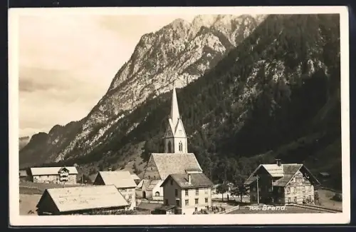 AK Brand, Kirche vor Bergkulisse