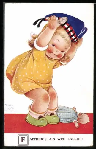 Künstler-AK M.L. Attwell: Faither`s ein wee Lassie! Mädchen in gelbem Kleid spielt mit Puppe und Matrosenhut