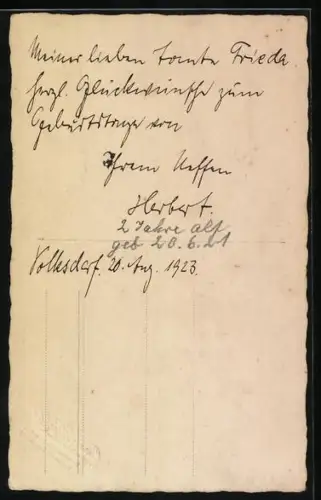 AK Kleiner Junge im weissen Anzug mit Spielzeugboot