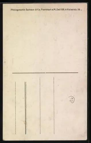 Foto-AK Junge Frau und Junge mit Spielzeug-Reifen