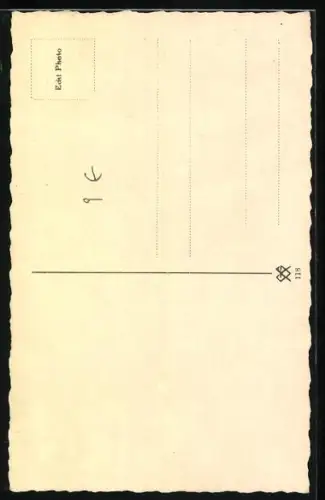 AK Kleiner Junge mit Spielzeugauto und Plüschhasen