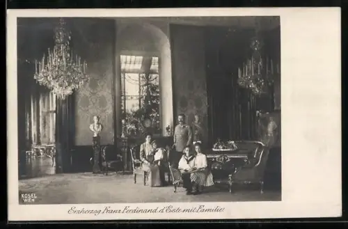 AK Erzherzog Franz Ferdinand von Österreich d`Este in Uniform mit Familie