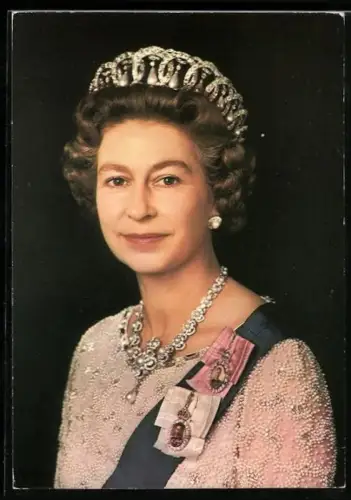 AK Elisabeth II. von England, Portrait mit Krone