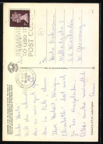 AK Buckingham Palace, Queen and Duke of Edinburgh in the picture gallery