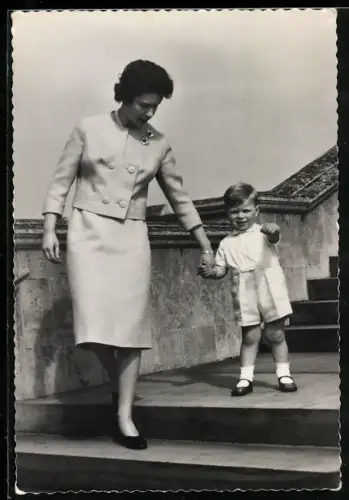AK H. M. The Queen with Prince Andrew