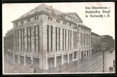 AK Karlsruhe i. B., Warenhaus der Geschwister Knopf mit Strassenbahn