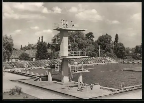 AK Forst /Lausitz, Schwimmbad, Sprungturm, Zuschauertribüne
