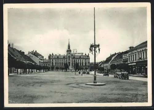 AK Mistelbach /Nd., Platz mit Städtischer Sparkasse, Panorama
