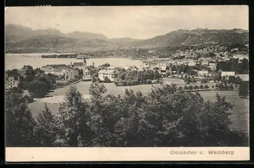 AK Gmunden, Panorama vom Weinberg mit See, Ort und Kirche
