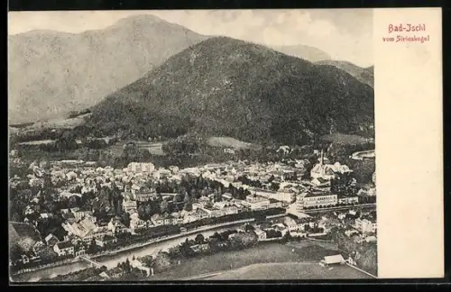 AK Bad-Ischl, Blick vom Siriuskogel, Ortsansicht mit Kirche, Fluss und Bergpanorama