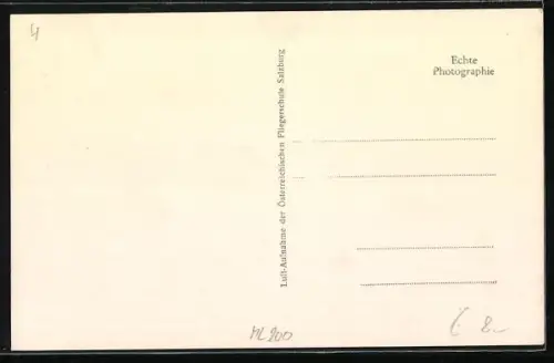 AK Gmunden /Salzkammergut, Fliegeraufnahme mit Strandbad, Promenade und Bootsanleger