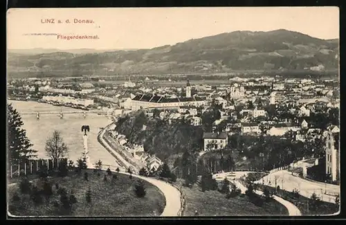 AK Linz a. d. Donau, Fliegerdenkmal
