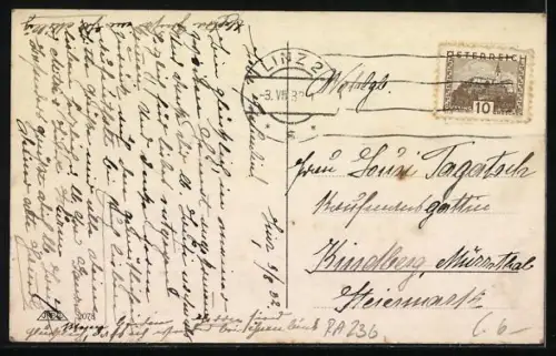 AK Linz a. D., Platz d. 12. November, Dreifaltigkeitssäule vor Stadtgebäuden