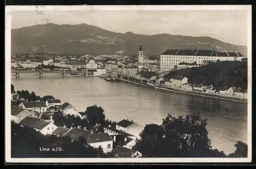 AK Linz a. D., Ortspanorama an der Donau