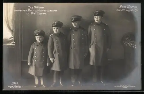 AK Kronprinz Wilhelm von Preussen mit seinen Brüdern in feldgrauer Uniform