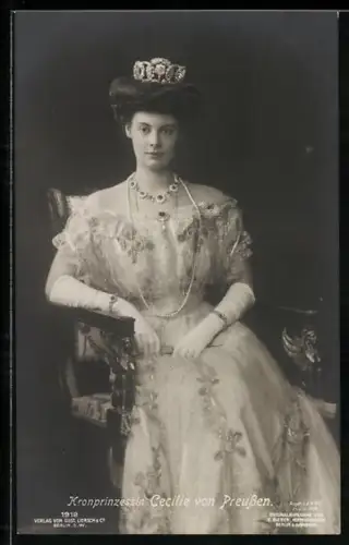AK Kronprinzessin Cecilie von Preussen, Portrait mit Krone