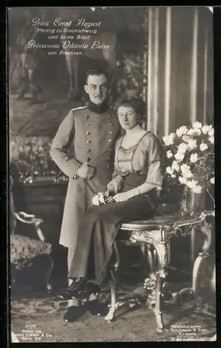 AK Prinz Ernst August Herzog von Braunschweig und seine Braut Prinzessin Victoria Luise von Preussen