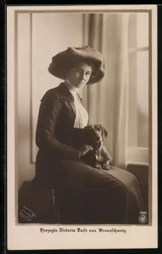 AK Victoria Louise Herzogin von Braunschweig mit Hund