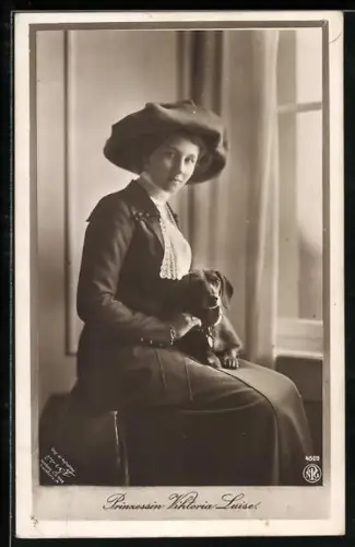 AK Victoria Louise Herzogin von Braunschweig mit Hund