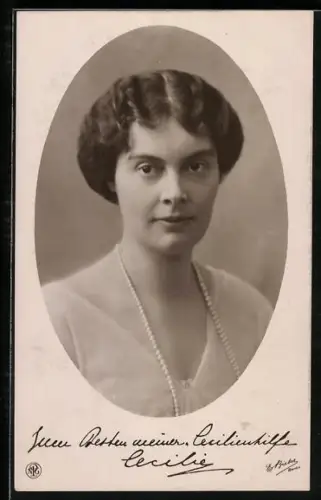 AK Porträt Kronprinzessin Cecilie mit Perlenkette