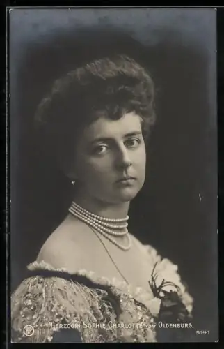 AK Herzogin Sophie Charlotte von Oldenburg, Portrait, mehrreihige Perlenkette