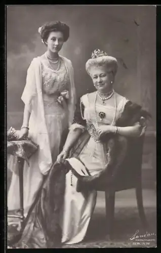 AK Kaiserin Auguste Victoria Königin von Preussen mit der Kronprinzessin