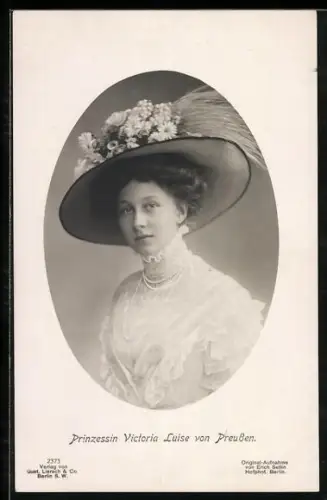 AK Prinzessin Victoria Louise Herzogin von Preussen mit Sommerhut