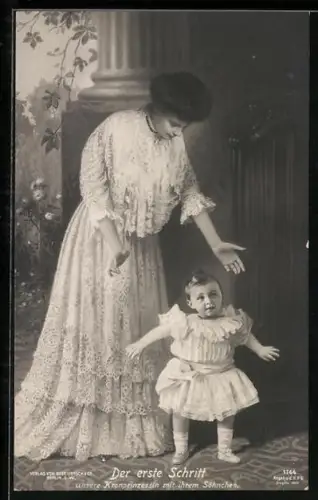 AK Kronprinzessin von Preussen mit ihrem Sohn