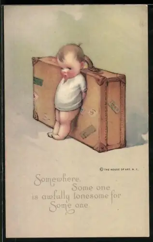 AK Kleiner Junge lehnt an einem Koffer