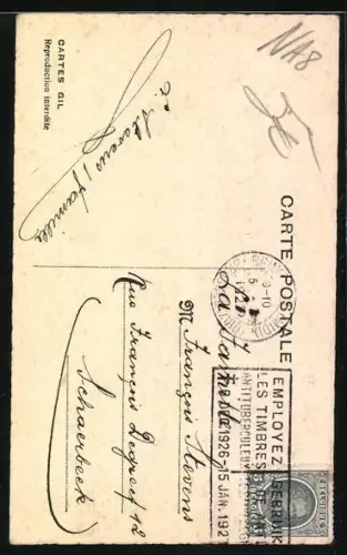 AK Mädchen sitzt auf einem Telegraphenmast