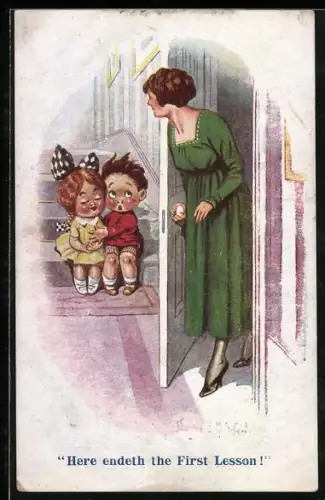 AK Frau schaut nach Kinderpaar auf der Treppe