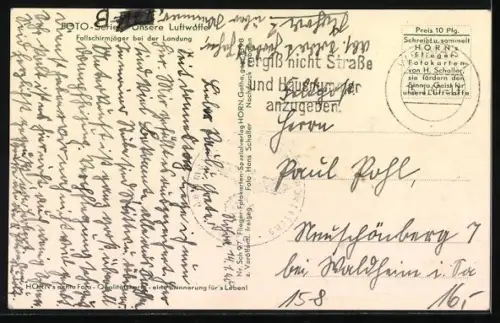 AK Unsere Luftwaffe: Fallschirmjäger bei der Landung